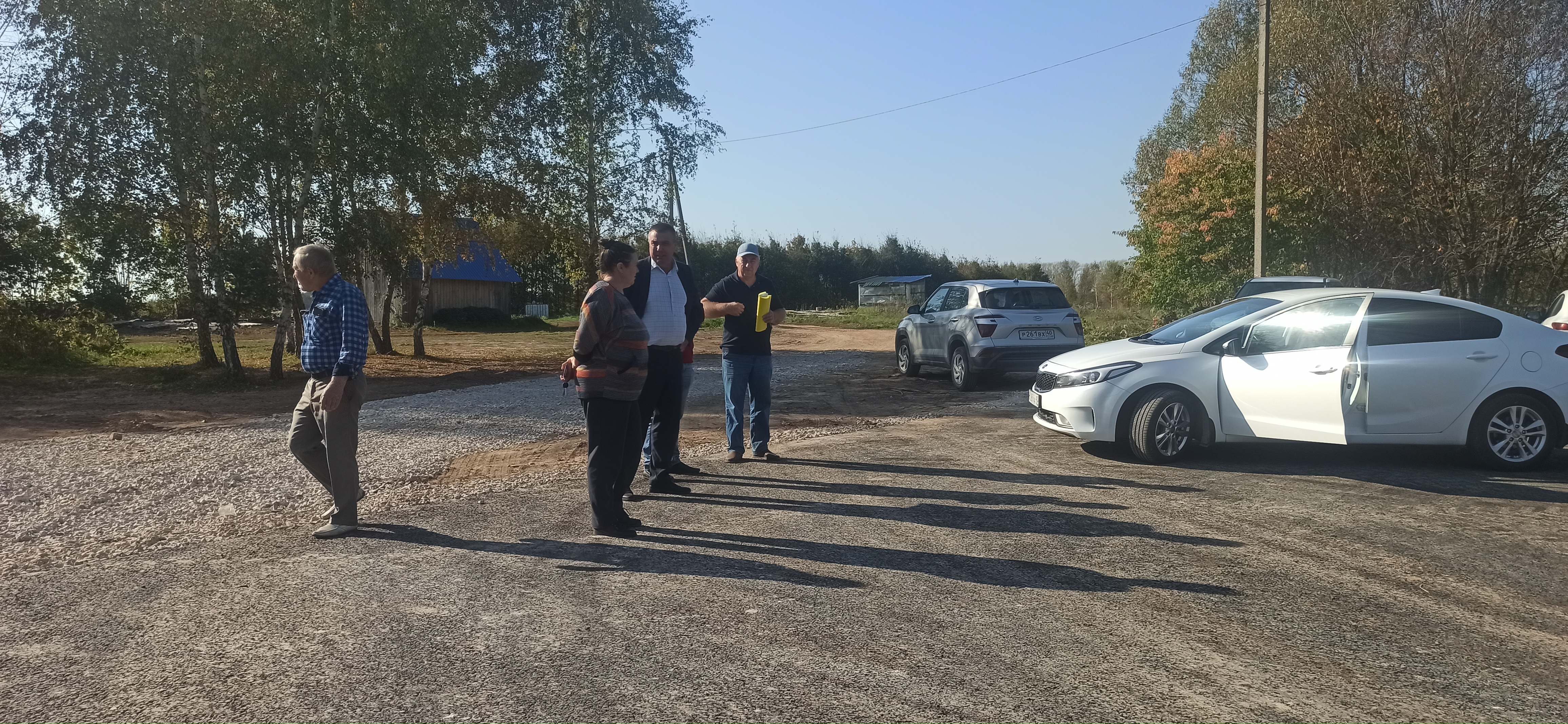 Рабочая комиссия перед приёмкой автомобильной дороги по д.Верхнее Алопово Перемышльского района, протяженностью 0,82 км.