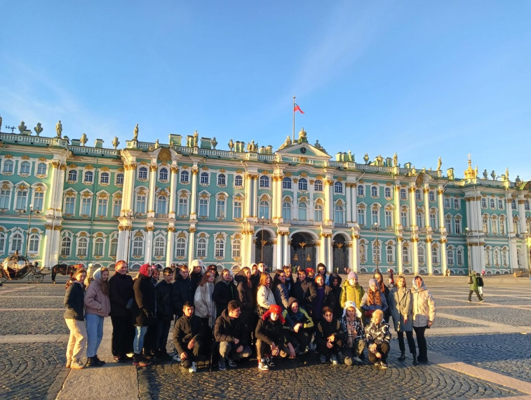 Учащиеся Перемышльской школы увидели Санкт – Петербурга.