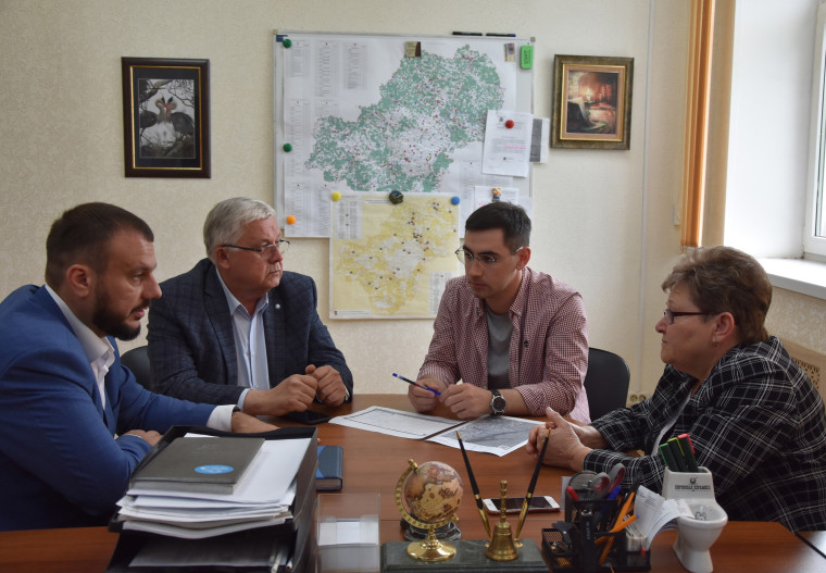 Глава администрации провела встречу с представителями водоканала. Глава администрации провела встречу с представителями водоканала.